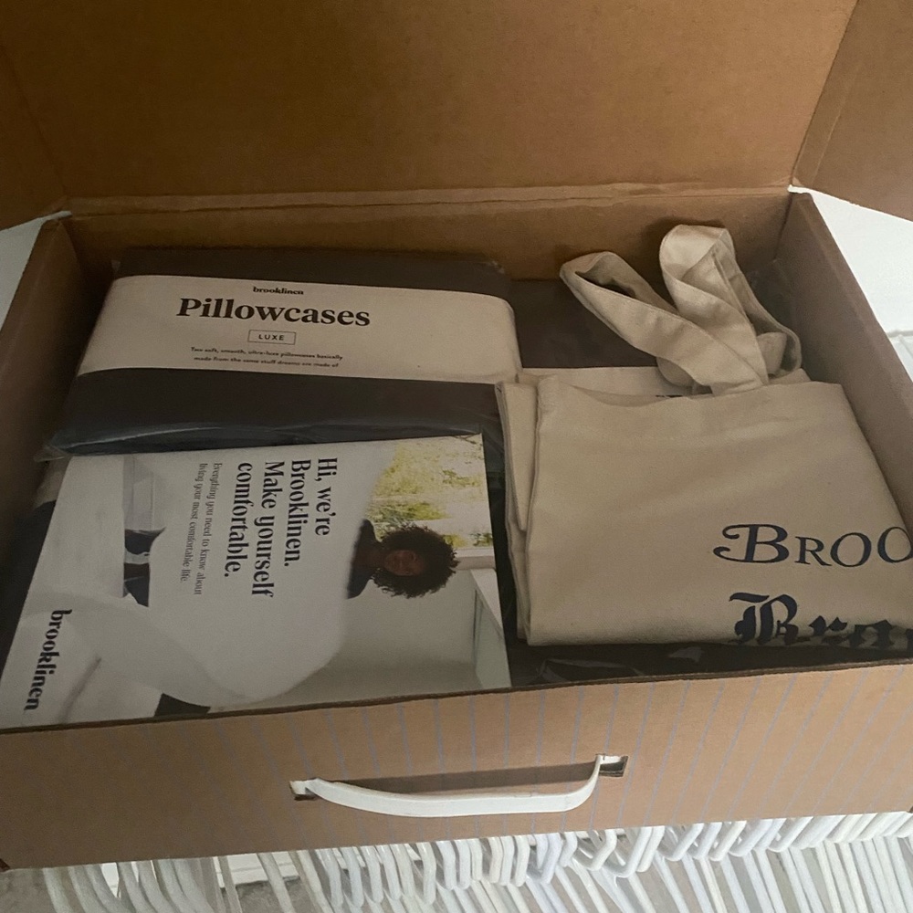 Brooklinen Luxe Hardcore sheet set in Graphite